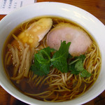 飯田商店 - 飯田商店（醤油らぁ麺・700円）