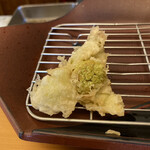 天寿ゞ - ふきのとうはふんわり広がってあげられている。春らしい苦味が嬉しい。