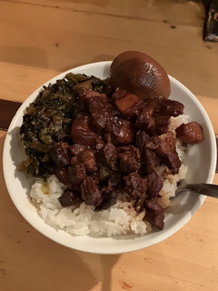 新世界 檳榔の夜 - 魯肉飯（ルーローファン）大