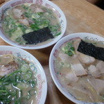 長浜ラーメン三吉 - チャーシューメン