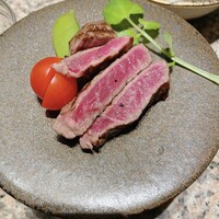 肉や大善 大名古屋ビルヂング店 - 岩手短角牛のレアステーキ