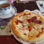 Uddo beru - 喫茶店のピザ