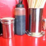 ラーメン二郎 - 卓上調味料