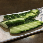 信長 - きゅうりのニンニク一本漬け。これはここ以外では食べたことがない(^^)