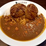 カレーハウス CoCo壱番屋 - ハンバーグカレー（ライス400g）ウスターソース＆とび辛スパイス ガッパリかけ