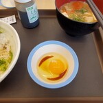 Matsuya - 生玉子は醤油をかけて、、飲み干すw