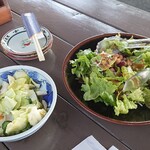 和食処　田舎家 - 無料のサラダと漬け物