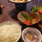 作並温泉 湯の原ホテル - 艶やかひとめぼれのご飯、鮭は皮目バリッと焼けてます。納豆