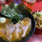 家系総本山 ラーメン 吉村家 - 中盛チャーシュー+野菜畑+白玉くずれ+ビール ¥980+60+20+300