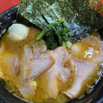 家系総本山 ラーメン 吉村家 - 中盛チャーシュー+野菜畑+白玉くずれ+ビール ¥980+60+20+300