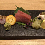 大はし - 造り：のどぐろ 鮪 白海老昆布巻 穴子の焼き霜