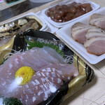 魚菊 - テイクアウト＊甘鯛お造り、鰯の生姜煮、金時豆、鴨ロース
            
            あれもこれも買いたくて目移りします。