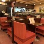 Cafe de RENOM - 店内の雰囲気です。（2021年3月）