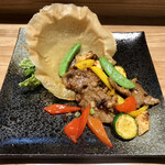 八幡麻婆 雅 - 牛肉のＸＯ醤炒め(税別1,180円)