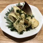 八幡麻婆 雅 - 合馬産の筍の中華風天ぷら 川海苔風味(税別600円)