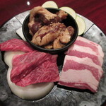 焼肉 肉ノ助 トーキョー - 最初のお肉盛り合わせ