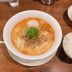 創作麺工房 鳴龍 - 担担麺900円
      味付玉子100円
      ご飯150円
