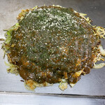 Okonomiyaki Yurichan - 上からカレーお好み焼き。
                        綺麗な形ですね