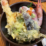 喰道楽  味平 - 味平定食の道楽丼、天ぷら側より