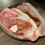 黒毛和牛焼肉 白か黒 - 