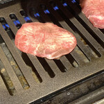 黒毛和牛焼肉 白か黒 - 