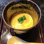 鮎の庄 - 小鉢
      にんじんの温かいすり流し
      優しい味のポタージュスープ風です