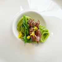 アコルドゥ - 三輪素麺山本の手延べパスタを菜の花のソースとホタルイカ