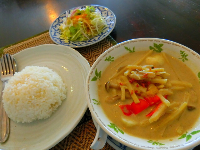 タイ料理ハウス ピサヌローク 当麻寺 タイ料理 食べログ