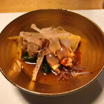 酒肴 新屋敷 - ホタルイカ、ワカメ、タケノコの煮付
      ホタルイカの概念が変わります