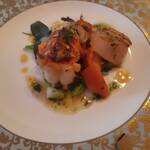 RISTORANTE REGA - カナダ産オマール海老と帆立のグリル　フルーツトマトのサラダ仕立て（+600円）