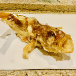 日本橋 蕎ノ字 - ◎低温でじっくりと揚げられたメカサゴの天ぷら。滋味深い味わいである。