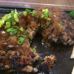わ楽 - 分厚くジュージューのハンバーグ断面