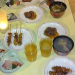 壱湯の守 - 最初のスタート自分たちの取ってきたお料理数々