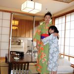 壱湯の守 - 露天風呂付き客室にてアジア系イギリス人家族