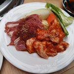 ジンギスカンと欧風料理 バクハウス - ラム肉と豚ホルモンセット