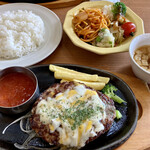 ヴィクトリアステーション - 3種のチーズバーグその他