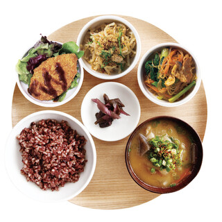 家庭料理がコンセプトの優しいお料理◎