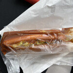 風月堂 ホットドッグ - 苦味があと引くカレーキャベツ、ガスオーブンでカリサクに焼いたパン、モスに似た謎ソース。これはくせになるわ。