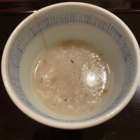 鮨 こだん - お粥のおこげ、下にはカラスミ