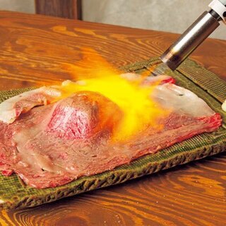 名物！和牛のさしとろ肉寿司は必食の逸品！！