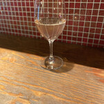Italian Bar Spello - セルフ式ワインサーバーで入れたロゼワイン