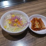 さんか亭 - 【2012年09月】ランチのサラダとキムチ。