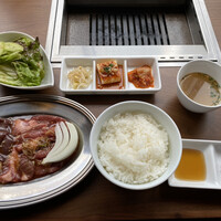 十勝ハーブ牛焼肉 MONMOM - 