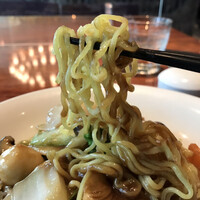 盤古殿 コレド日本橋店 - 五目あんかけ焼きそば１７３８円。麺、焼き加減、餡ともに、私の好みに合っています。２０２１ベスト中華焼きそばです（╹◡╹）（╹◡╹）
                    今のところですが（笑）
