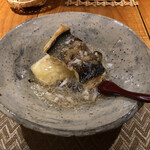 Osushi Kappou Tokuju - 穴子白焼き、白身魚天ぷらがトッピングされたアワビと大根のカニあんかけ