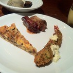 カフェ - エビフライ、キッシュ、スペアリブ