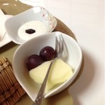 긴노 스즈 - モーニングのヨーグルトとフルーツ