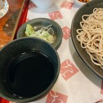 酒＋蕎麦 な嘉屋 - つけ汁