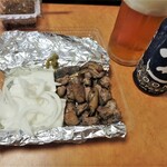 焼鳥 ももえちゃん - 道の駅で買った玉ねぎスライスを添えて