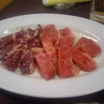 三千里 - ハラミ(左)、カルビ(右)